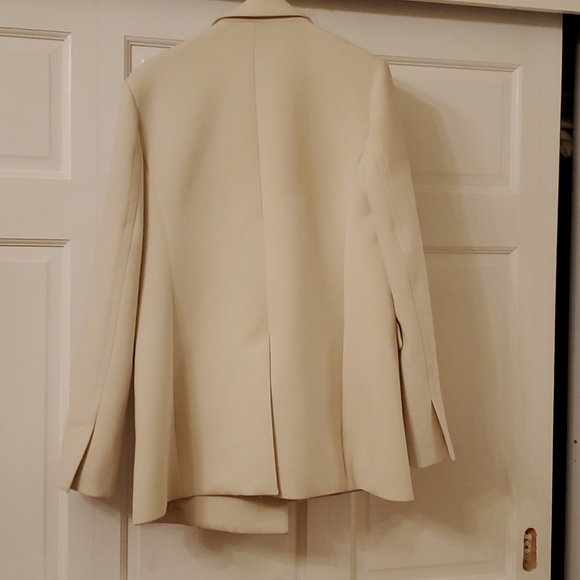 Theory Gregie Pioneer Coat in Cream - Picture 2 of 8
